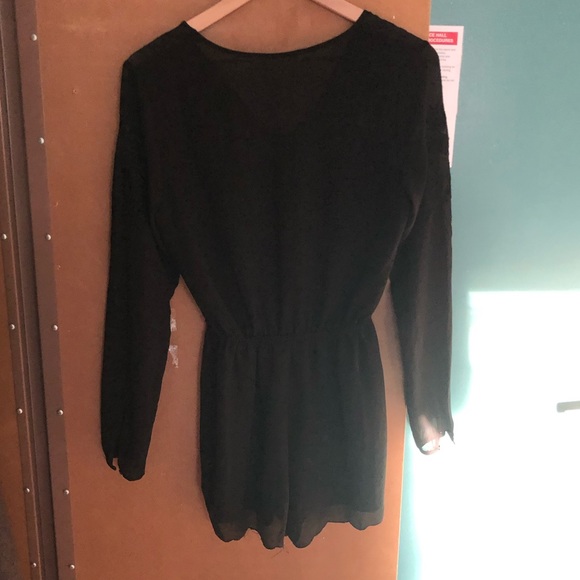 Black romper - Picture 2 of 4